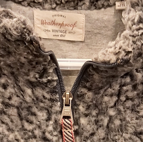 Weatherproof 1/4 zipper pullover - Picture 8 of 8